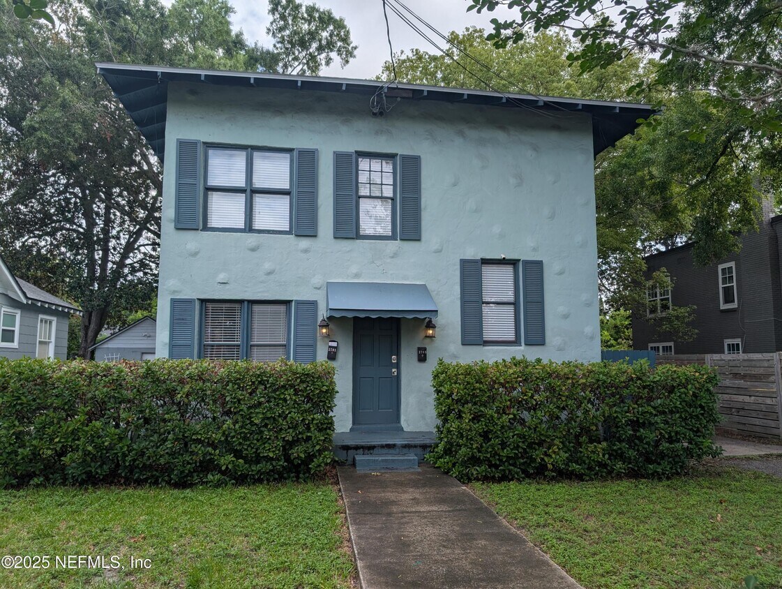 Foto principal - 2703 Myra St