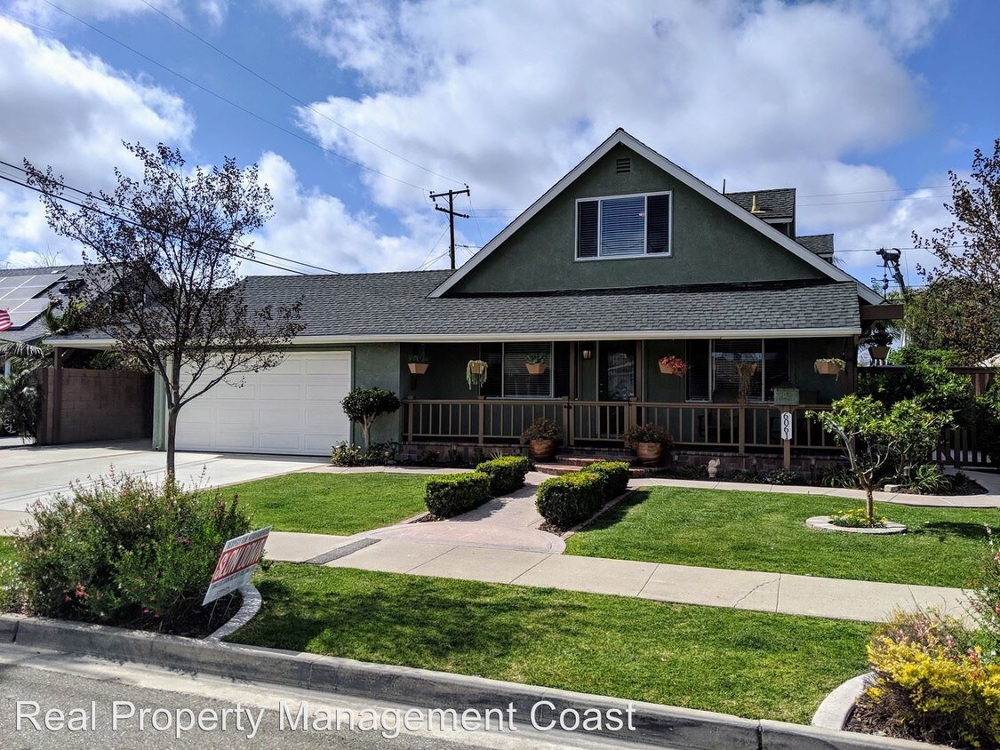 Foto principal - 3 br, 3 bath House - 6061 Navajo Rd