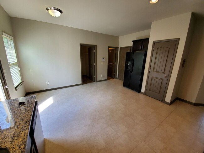 Foto del edificio - Spacious 4 bed 2.5 bath in Ivy Ridge at Mi...