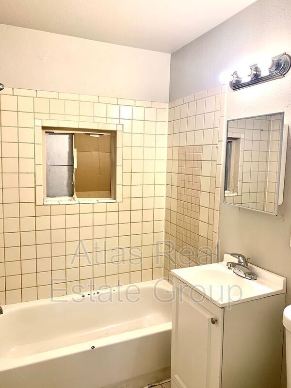 Building Photo - 4538 Clayton St