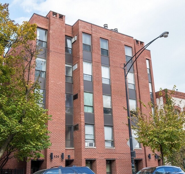 Building Photo - 636 W Webster Ave