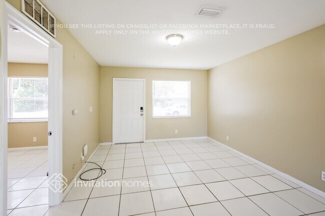 Building Photo - 1672 W Breezy Ln