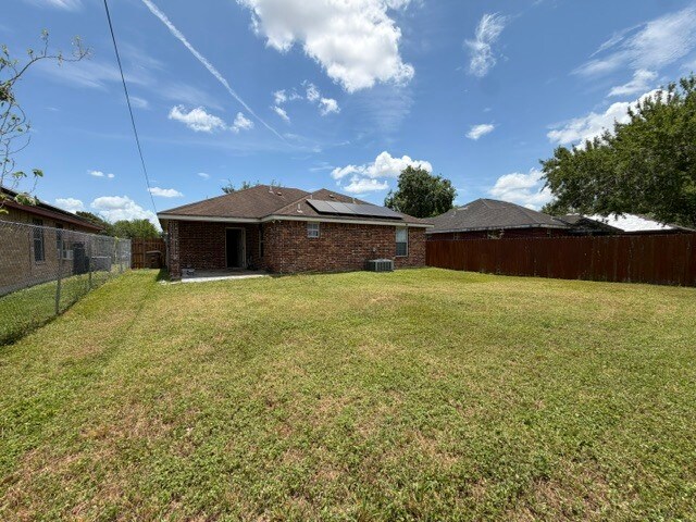 Building Photo - 307 W Reid Dr