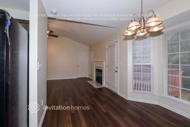 Foto del edificio - 8612 Warwick Crest Ln