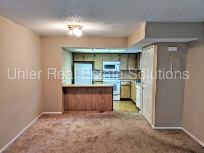 Building Photo - Great 2/2 Condo at Ashford Green