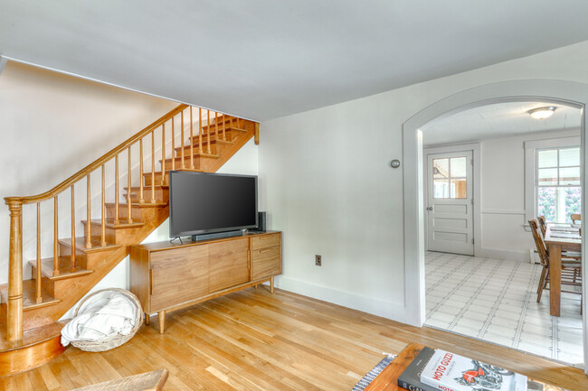Building Photo - 22 Seaview Ave