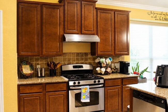 Foto del edificio - 13827 McKinney Creek Ln