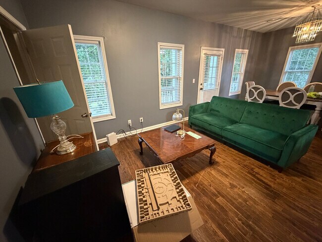 Foto del edificio - Room in Duplex on Ridge Ave NW