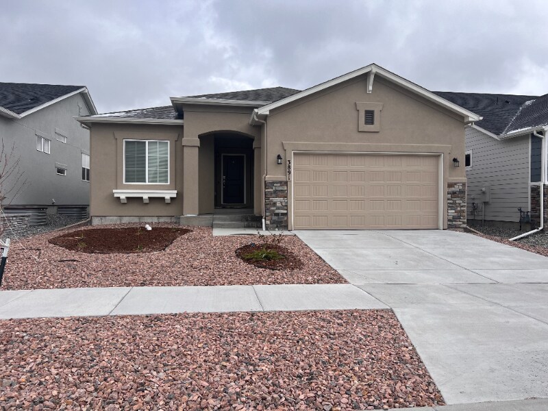 Foto principal - 3891 Ivy Hill Dr