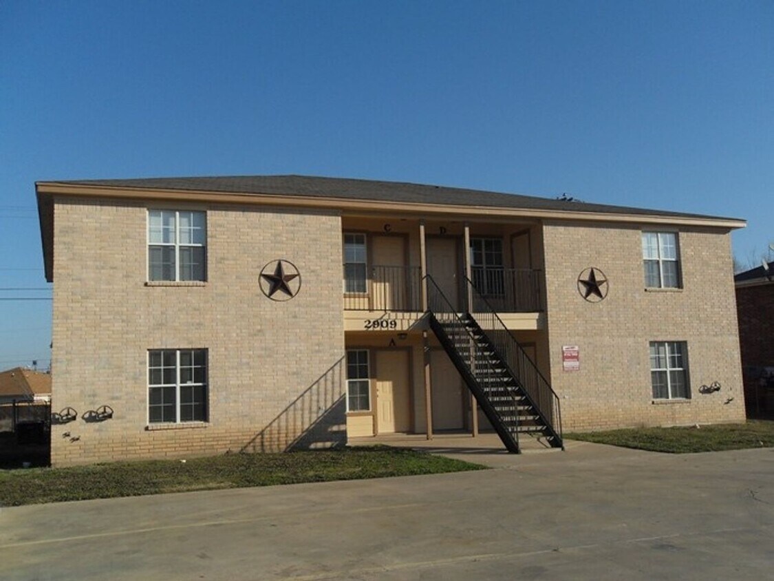 Primary Photo - 2909 Cantabrian Dr