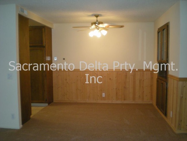 Foto del edificio - 7805 Temple Ln