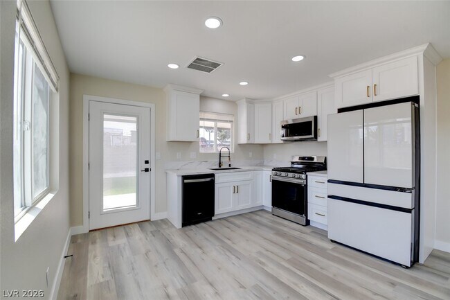 Foto del edificio - 4401 Vía Torino