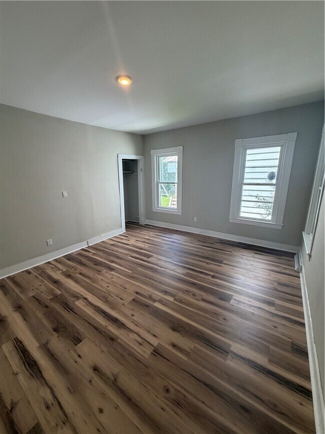 Foto del edificio - 454 Riverside Ave