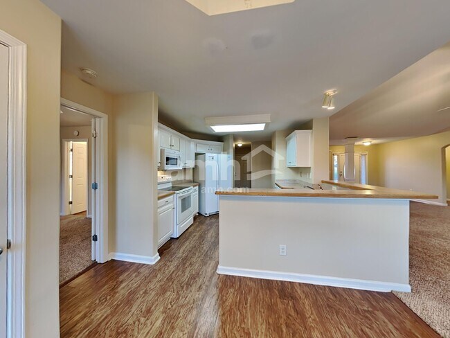 Building Photo - 521 San Dra Way