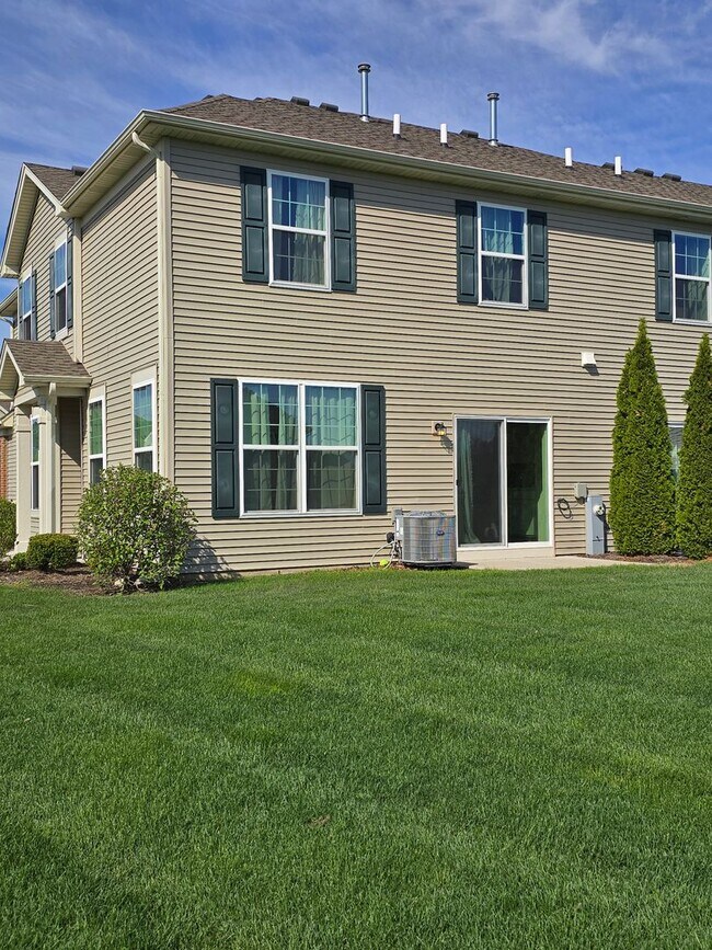 Foto del edificio - 1123 Hawk Hollow Dr