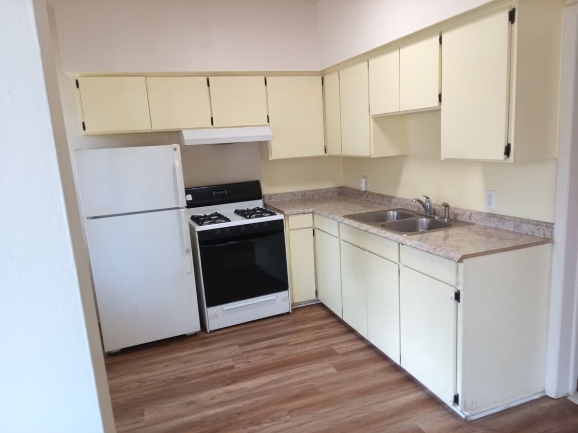 Foto del edificio - 142 N Newberry St