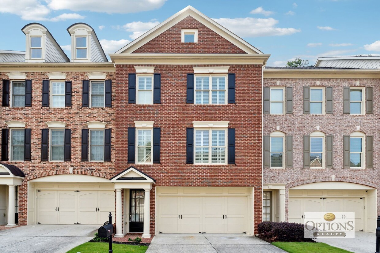 Foto principal - Elegant 4BR/3.5BA townhouse near EW Conn