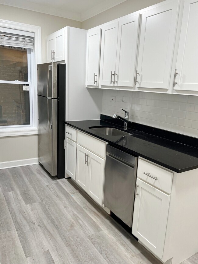 Foto del edificio - 837 W Cornelia Ave