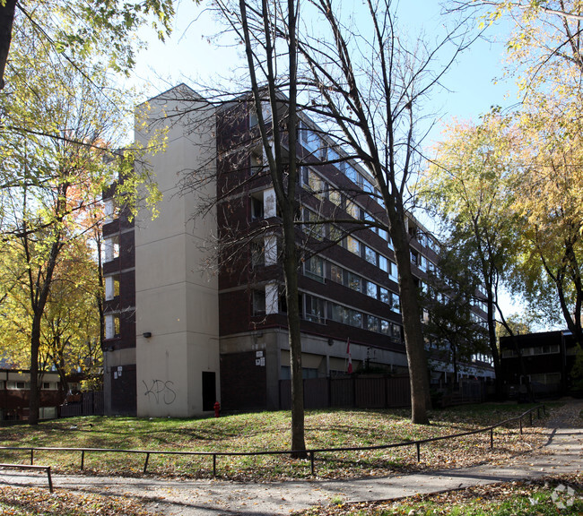 Primary Photo - Atkinson Apartments