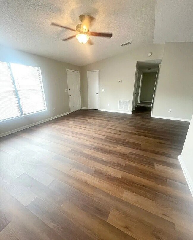 Building Photo - 7976 Shircliff Dr