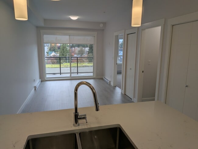 Photo du bâtiment - 33886 Pine St