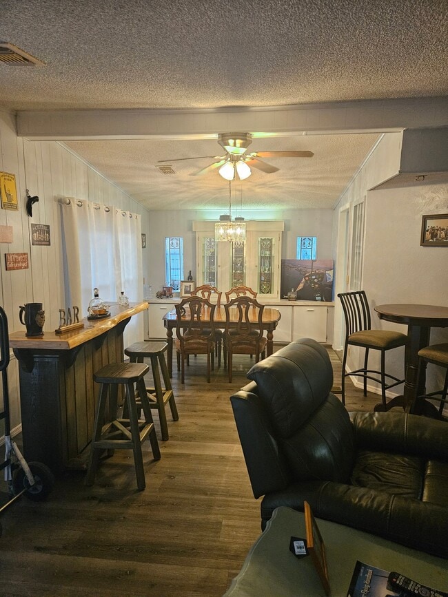 Building Photo - 3908 Lemonwood Dr N