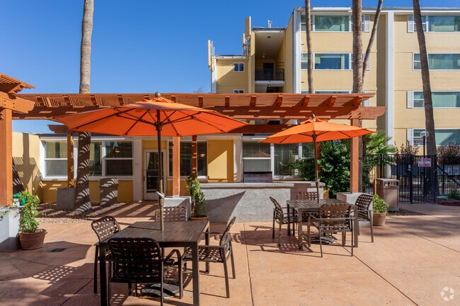 Barbecue Area - Villas del Paraiso Apartments