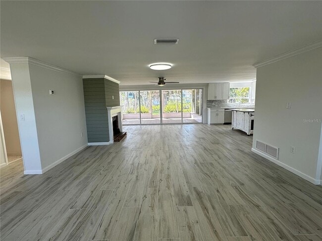 Building Photo - 812 Bayview Dr
