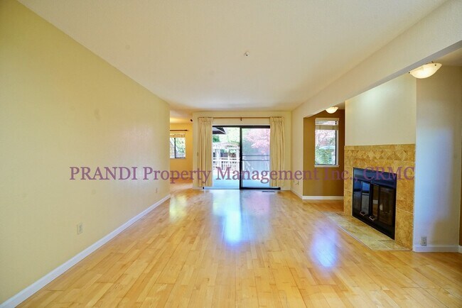 Building Photo - -Application Pending- Charming 2 Bed, 2.5 ...