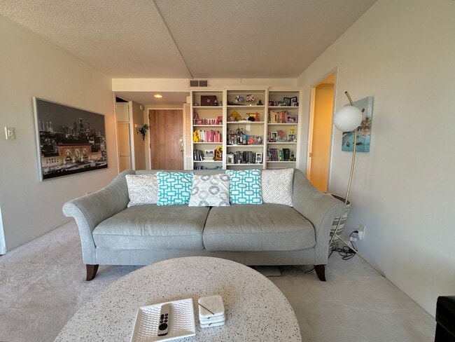 Foto del edificio - 4545 Wornall Rd