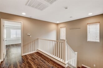 Building Photo - 9768 Plane Tree Ct