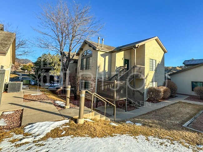 Building Photo - Rockrimmon Condo with Attached Garage