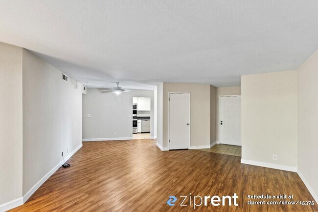 Foto del edificio - 2201 Monroe St