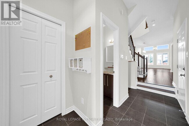 Photo du bâtiment - 6067 N Bluff Dr