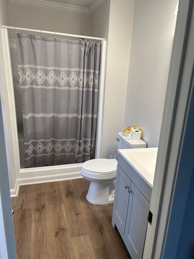 Foto del edificio - 3 Bedroom Single Family Home in Adel