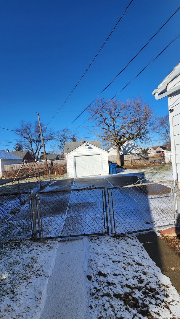 Foto del edificio - 3 bed 1 bath