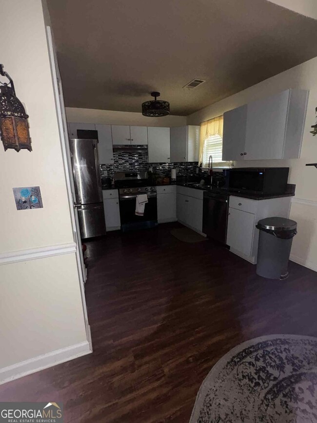 Building Photo - 2890 Duncan Pl