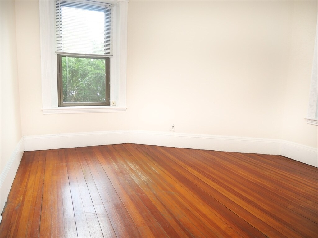 Foto principal - 1370 Beacon St