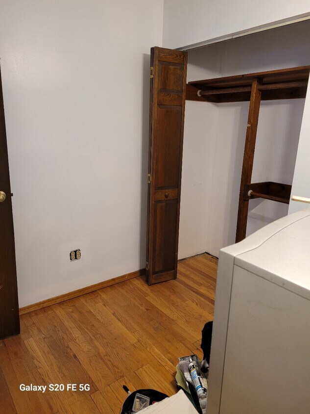 Foto del edificio - 5734 W Newport Ave