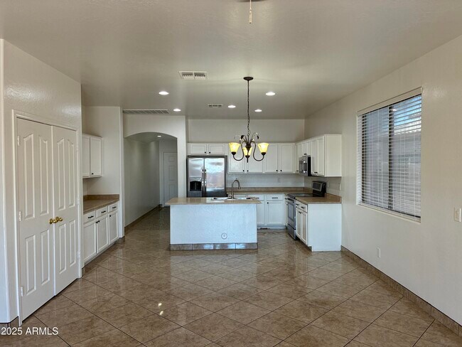 Foto del edificio - 24775 W Dove Trail