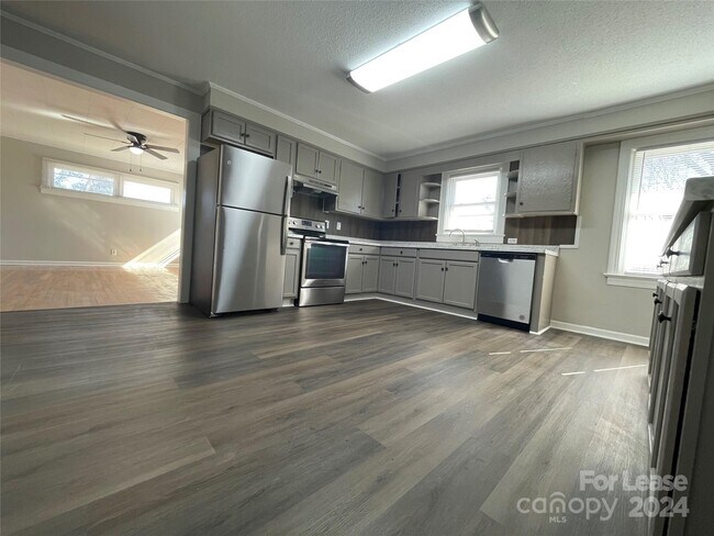 Building Photo - 2936 Morganton Blvd SW