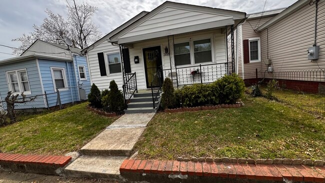 Building Photo - 3156 Lawson St