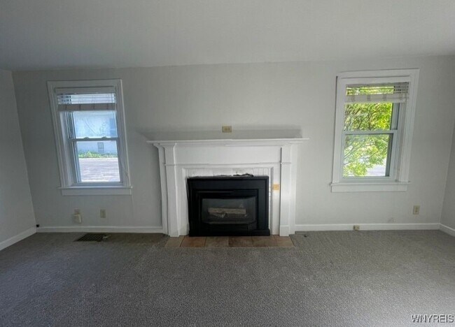 Foto del edificio - 4289 Harris Hill Rd