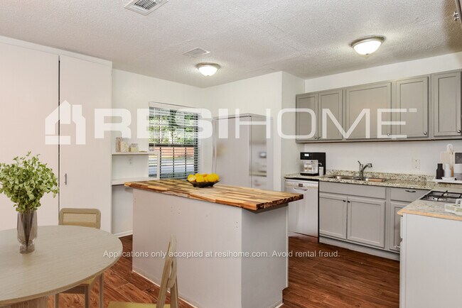 Building Photo - 1028 Barclay Drive
