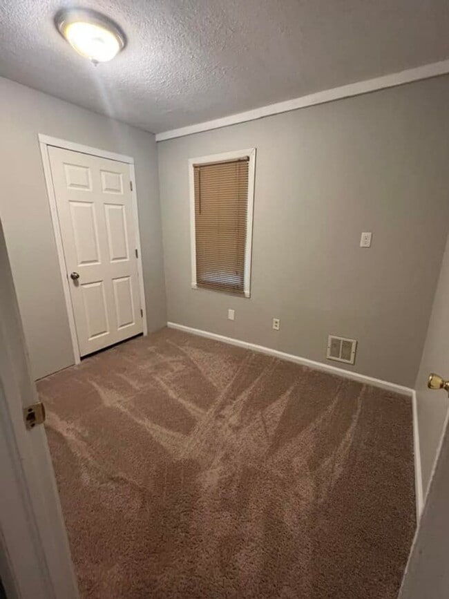 Building Photo - 833 Independence Ave