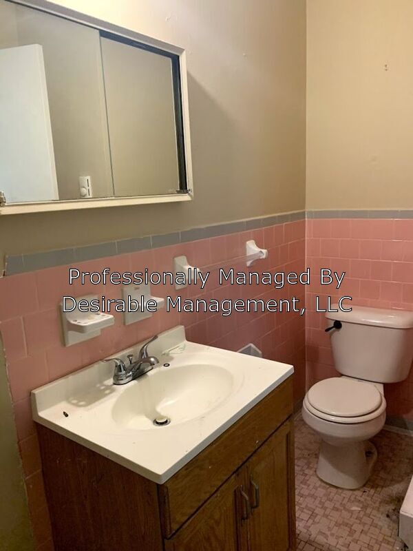 Building Photo - 905 Glenrock Dr