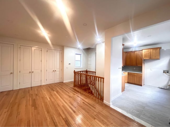 Foto del edificio - 537 E 5th St