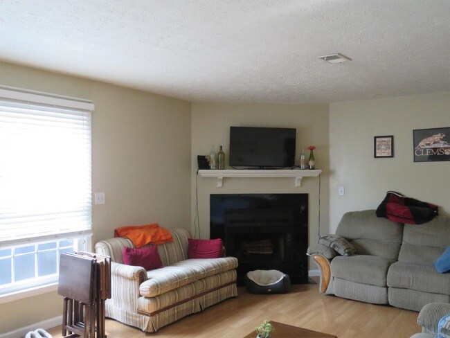 Building Photo - 1503 Wenwood Ct