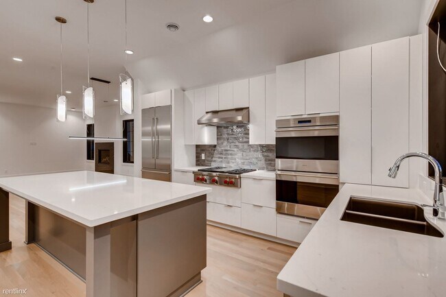 Building Photo - 5043 Ewing Ave S