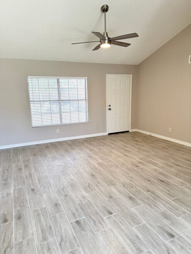 Building Photo - Remodeled 3 Bedroom/2 Bath Home Located in...